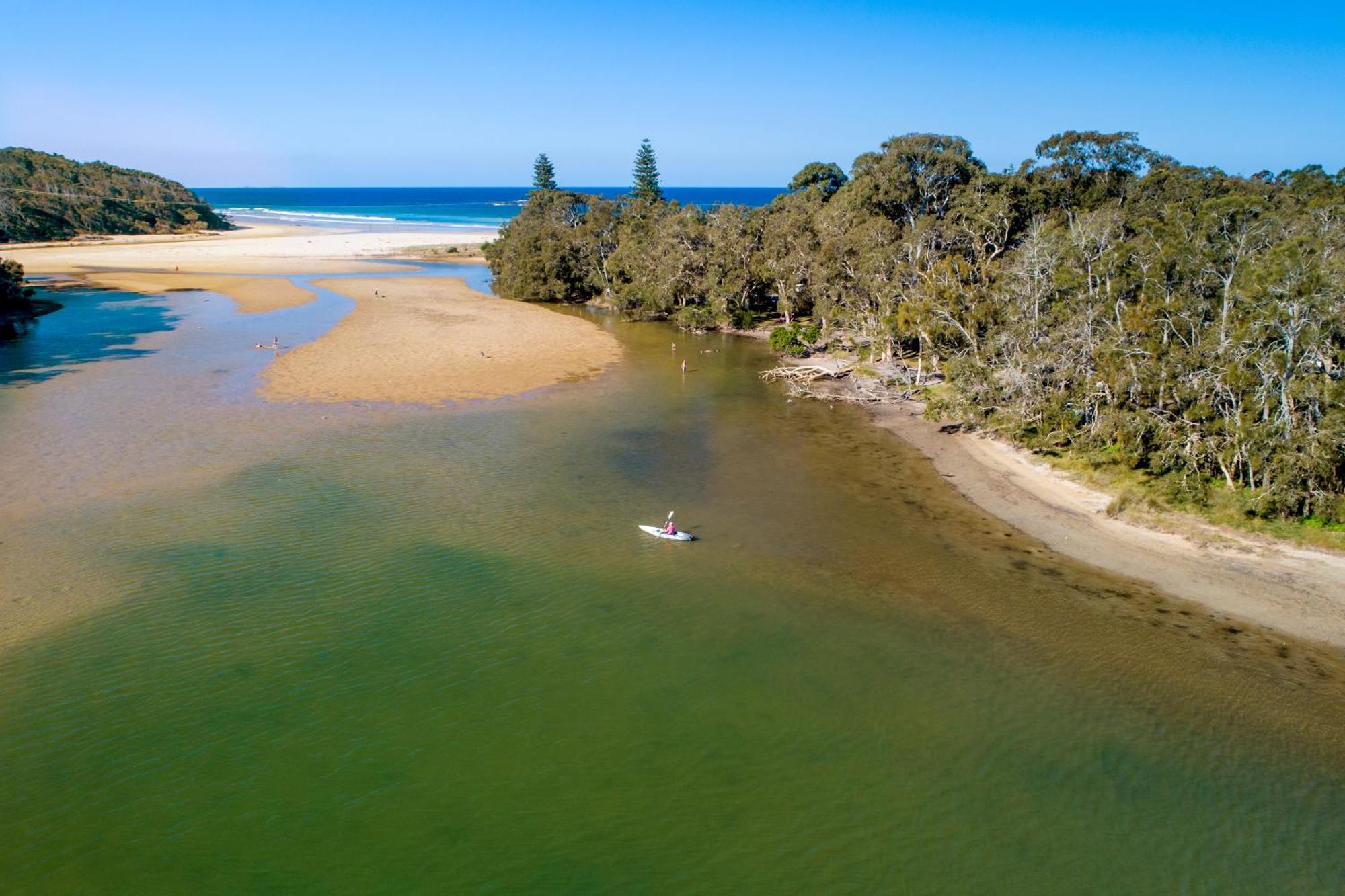 Woolgoolga Lakeside Holiday Park Hotel Exterior foto